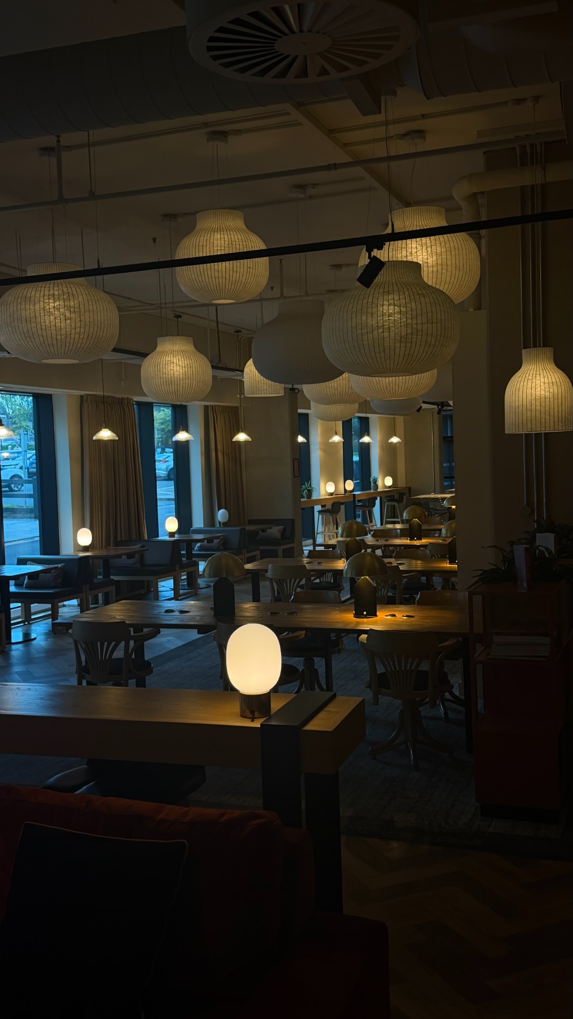 Restaurant interior lighting